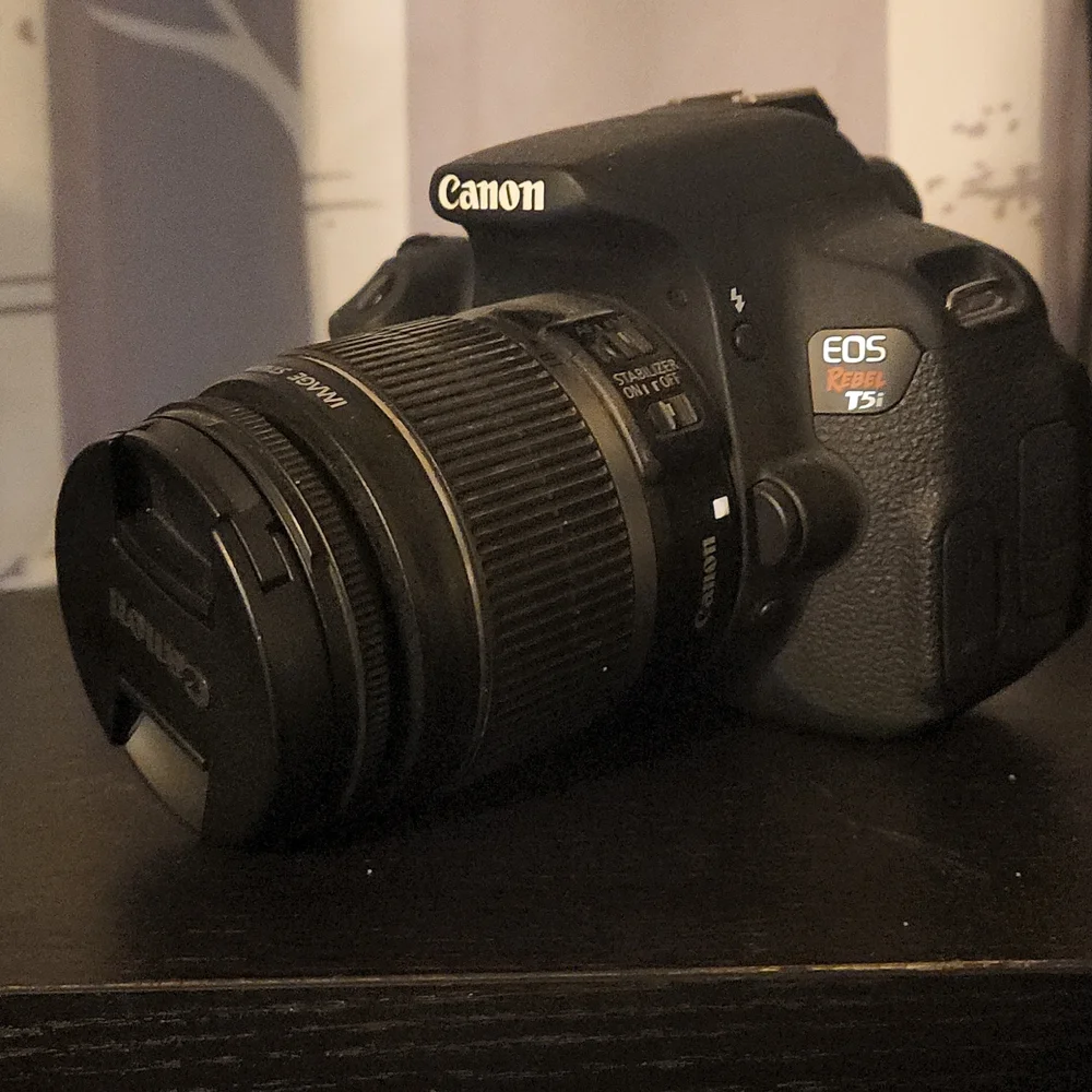 Canon EOS Rebel T5i - Picture 1 of 1